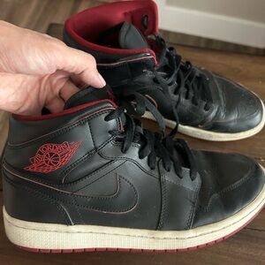 Men’s Air Jordan Mids